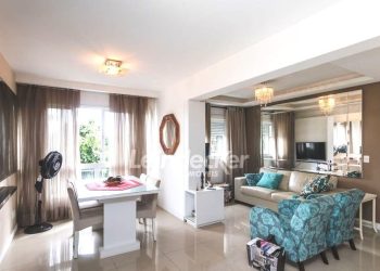 Apartamento à venda com 74m², 2 dormitórios, 1 suíte, 1 vaga no bairro Passo da Areia em Porto Alegre