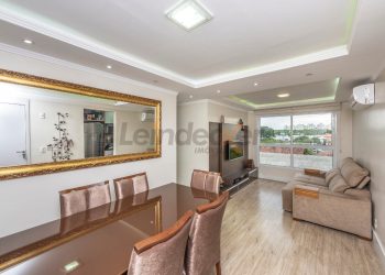 Apartamento à venda com 71m², 3 dormitórios, 1 suíte, 1 vaga no bairro Cavalhada em Porto Alegre
