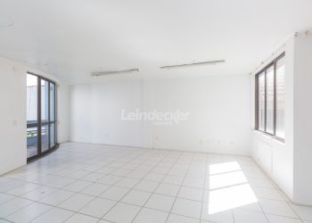 Prédio Comercial à venda com 572m², 5 vagas no bairro Auxiliadora em Porto Alegre