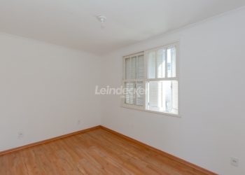 Apartamento à venda com 78m², 3 dormitórios no bairro São Sebastião em Porto Alegre