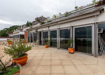 Cobertura à venda com 320m², 3 dormitórios, 1 suíte, 2 vagas no bairro Menino Deus em Porto Alegre