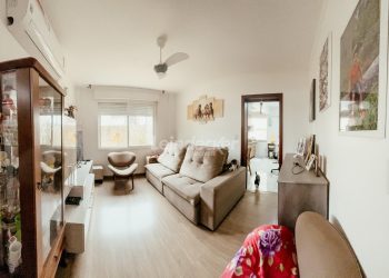 Apartamento à venda com 65m², 2 dormitórios no bairro Menino Deus em Porto Alegre