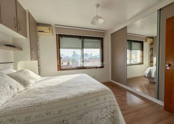 Apartamento à venda com 102m², 3 dormitórios, 1 suíte, 1 vaga no bairro Rio Branco em Porto Alegre