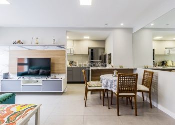 Apartamento à venda com 47m², 1 dormitório, 1 vaga no bairro Passo Dareia em Porto Alegre