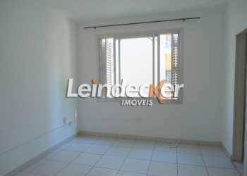 Kitnet à venda com 21m², 1 dormitório no bairro Menino Deus em Porto Alegre