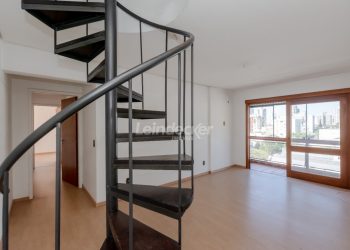 Cobertura à venda com 163m², 3 dormitórios, 2 vagas no bairro Menino Deus em Porto Alegre