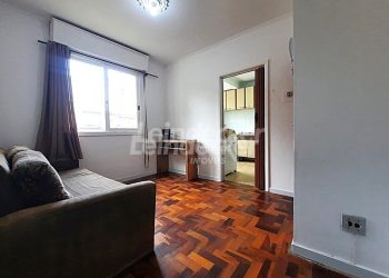 Apartamento à venda com 36m², 1 dormitório, 1 vaga no bairro Santo Antônio em Porto Alegre
