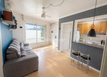 Apartamento à venda com 43m², 1 dormitório, 1 vaga no bairro Jardim do Salso em Porto Alegre