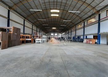 Pavilhão à venda com 1.279m², 5 vagas no bairro Tristeza em Porto Alegre