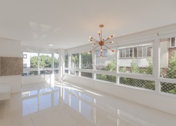 Apartamento à venda com 96m², 3 dormitórios, 3 suítes, 2 vagas no bairro Auxiliadora em Porto Alegre