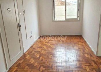 Apartamento à venda com 56m², 2 dormitórios no bairro Azenha em Porto Alegre