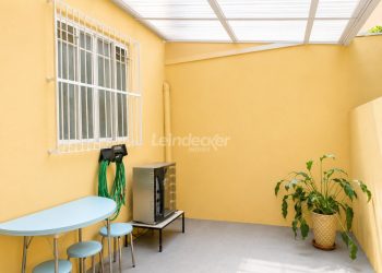Apartamento à venda com 60m², 2 dormitórios no bairro Farroupilha em Porto Alegre