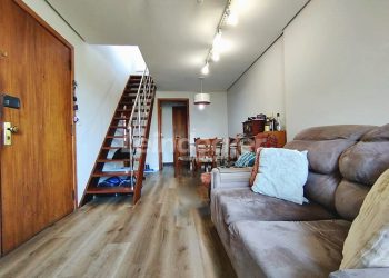 Cobertura à venda com 134m², 2 dormitórios, 2 vagas no bairro Jardim Botânico em Porto Alegre