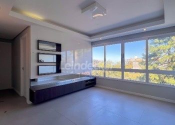 Apartamento à venda com 99m², 2 dormitórios, 1 suíte, 2 vagas no bairro Petrópolis em Porto Alegre