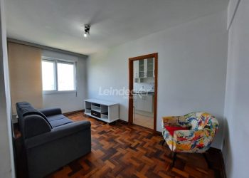 Apartamento à venda com 56m², 2 dormitórios, 1 vaga no bairro Santo Antônio em Porto Alegre
