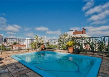 Cobertura à venda com 296m², 3 dormitórios, 1 suíte, 3 vagas no bairro Auxiliadora em Porto Alegre