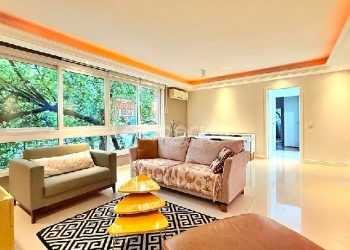 Apartamento à venda com 118m², 3 dormitórios, 1 suíte, 2 vagas no bairro Petrópolis em Porto Alegre
