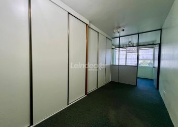Salas/Conjuntos à venda com 32m² no bairro Petrópolis em Porto Alegre