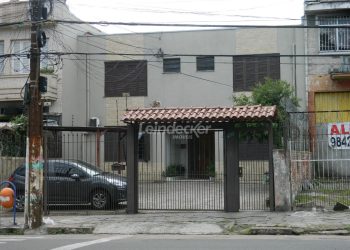 Apartamento à venda com 50m², 1 dormitório no bairro Medianeira em Porto Alegre