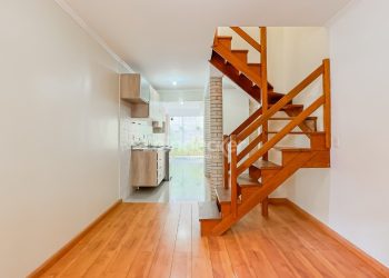 Casa em Condomínio à venda com 83m², 2 dormitórios, 1 suíte, 1 vaga no bairro Morro Santana em Porto Alegre