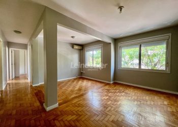 Apartamento à venda com 77m², 4 dormitórios, 1 suíte, 1 vaga no bairro Jardim Botânico em Porto Alegre