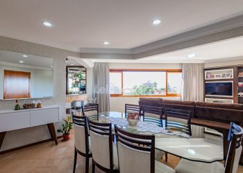 Apartamento à venda com 110m², 3 dormitórios, 1 suíte, 2 vagas no bairro Vila Ipiranga em Porto Alegre