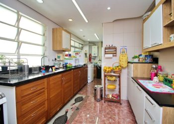 Apartamento à venda com 106m², 3 dormitórios, 1 suíte, 1 vaga no bairro Centro Histórico em Porto Alegre