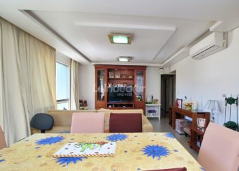 Apartamento à venda com 106m², 3 dormitórios, 1 suíte, 1 vaga no bairro Centro Histórico em Porto Alegre