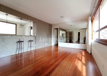 Apartamento à venda com 109m², 3 dormitórios, 1 suíte, 1 vaga no bairro Petrópolis em Porto Alegre