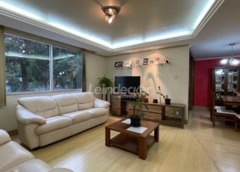 Apartamento à venda com 79m², 2 dormitórios, 1 suíte, 1 vaga no bairro Petrópolis em Porto Alegre