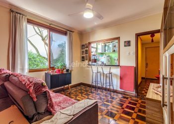 Apartamento à venda com 56m², 2 dormitórios no bairro Moinhos de Vento em Porto Alegre