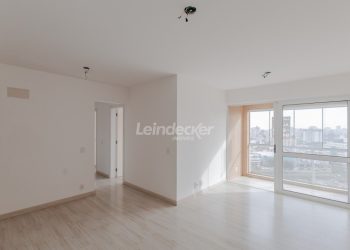 Apartamento à venda com 85m², 3 dormitórios, 1 suíte, 2 vagas no bairro Petrópolis em Porto Alegre