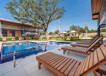 Casa em Condomínio à venda com 186m², 3 dormitórios, 1 suíte, 2 vagas no bairro Cocão em Viamão