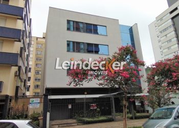 Salas/Conjuntos à venda com 38m² no bairro Menino Deus em Porto Alegre