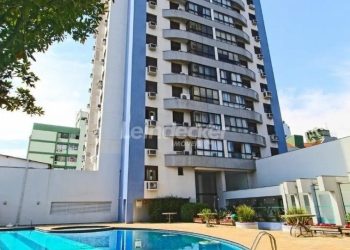 Apartamento à venda com 89m², 3 dormitórios, 1 suíte, 1 vaga no bairro Menino Deus em Porto Alegre