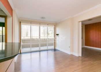 Apartamento à venda com 151m², 3 dormitórios, 1 suíte, 2 vagas no bairro Jardim Botânico em Porto Alegre