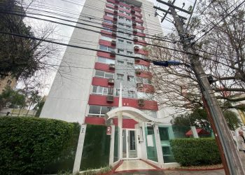 Apartamento à venda com 60m², 2 dormitórios, 1 suíte, 1 vaga no bairro Menino Deus em Porto Alegre