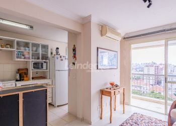 Apartamento à venda com 106m², 2 dormitórios, 1 suíte, 1 vaga no bairro Menino Deus em Porto Alegre