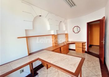 Salas/Conjuntos à venda com 60m² no bairro Centro Histórico em Porto Alegre