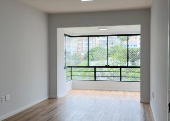 Apartamento à venda com 90m², 2 dormitórios, 1 vaga no bairro Petrópolis em Porto Alegre