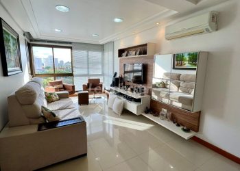 Apartamento à venda com 83m², 3 dormitórios, 1 suíte, 1 vaga no bairro Santana em Porto Alegre