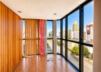 Salas/Conjuntos à venda com 30m² no bairro Menino Deus em Porto Alegre