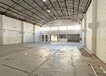 Pavilhão à venda com 330m², 6 vagas no bairro Jardim Botânico em Porto Alegre