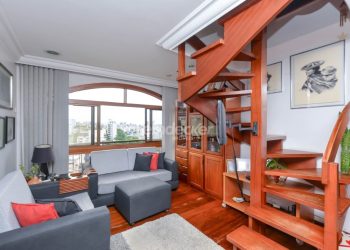 Cobertura à venda com 222m², 4 dormitórios, 1 suíte, 4 vagas no bairro Mont Serrat em Porto Alegre