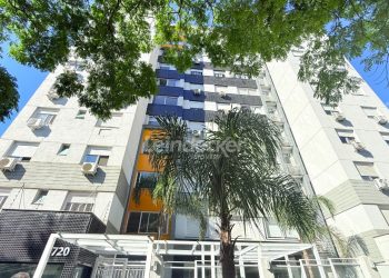 Apartamento à venda com 80m², 3 dormitórios, 1 suíte, 1 vaga no bairro Floresta em Porto Alegre