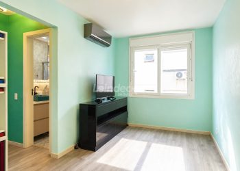 Apartamento à venda com 42m², 1 dormitório no bairro Jardim do Salso em Porto Alegre