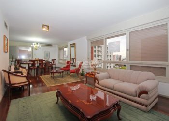 Apartamento à venda com 201m², 3 dormitórios, 1 suíte, 2 vagas no bairro Auxiliadora em Porto Alegre