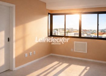 Apartamento à venda com 40m², 1 dormitório, 1 vaga no bairro São João em Porto Alegre