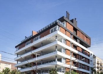 Cobertura à venda com 177m², 3 dormitórios, 3 suítes, 3 vagas no bairro Menino Deus em Porto Alegre