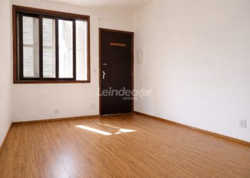 Apartamento à venda com 50m², 1 dormitório no bairro Medianeira em Porto Alegre